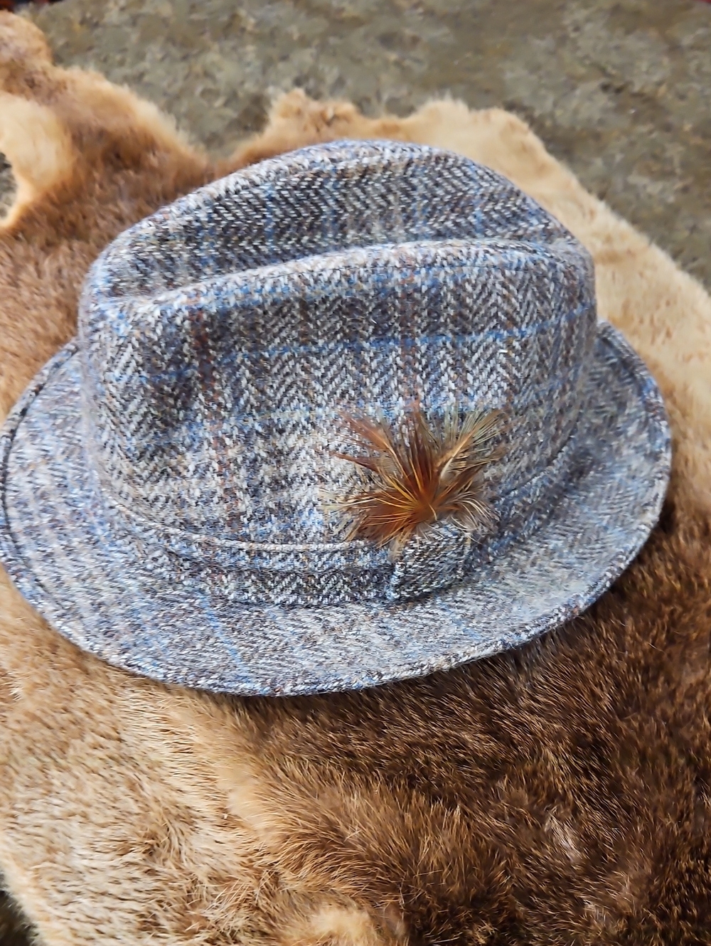 PURE NEW WOOL Vintage Tweed Bucket Hat with Feather Accent. Size L Made In UK